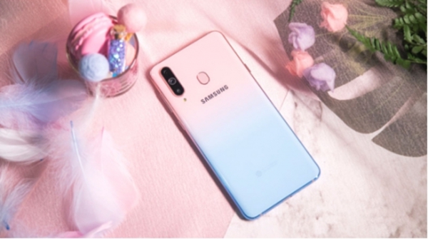 三星Galaxy A8s 独角精灵版